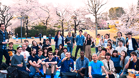 世界をまたにかけて働くDMM英会話のスタッフ