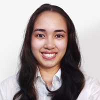 フランス講師プロフィール写真