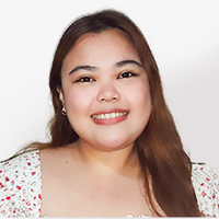 シェナ講師プロフィール写真