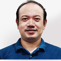 デーン講師プロフィール写真